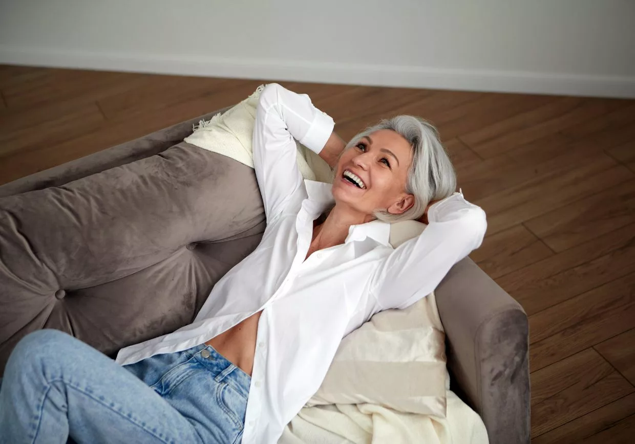 woman sitting- emsella for treatment of incontinence at SANTE in Portland